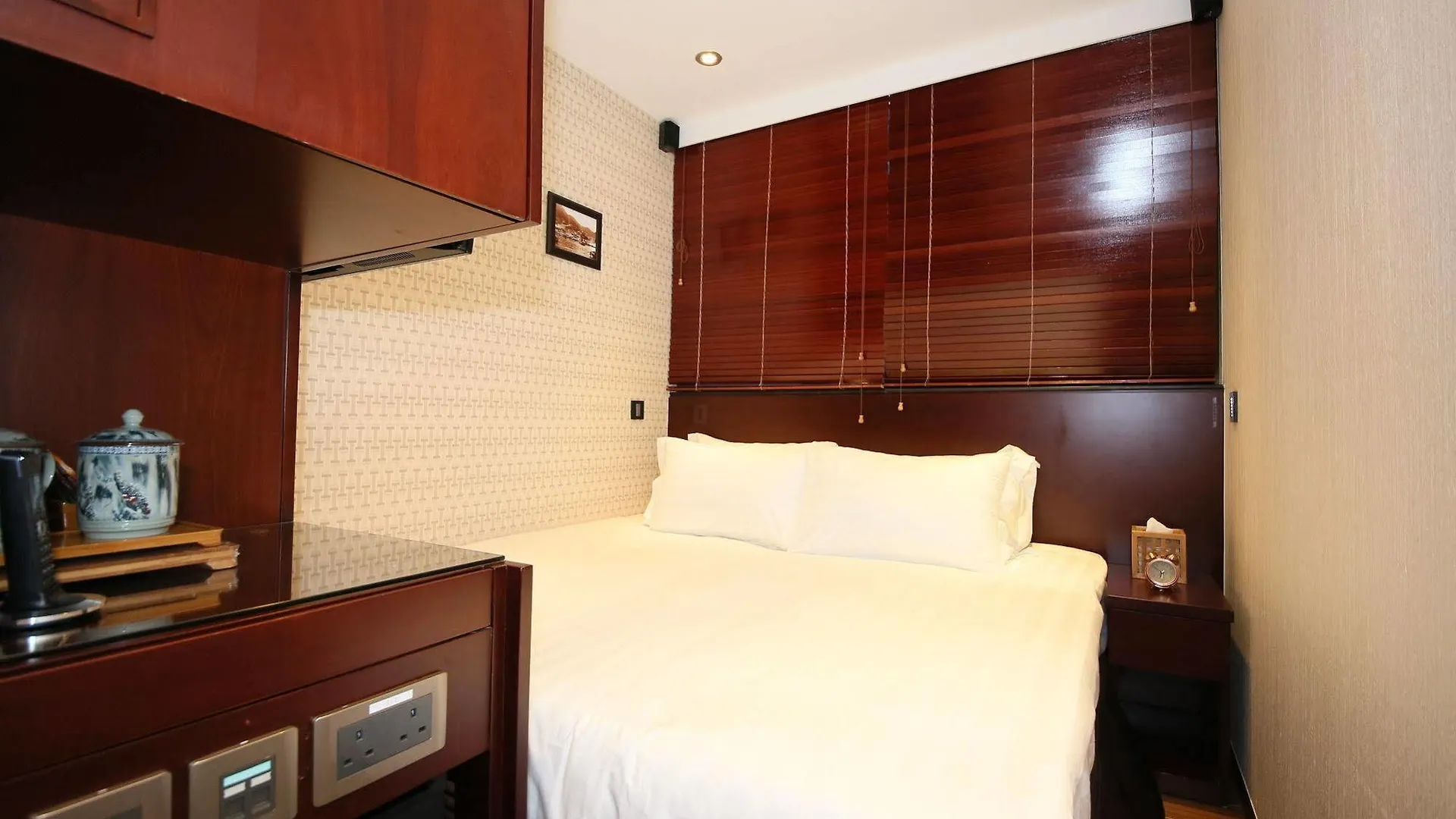 The Shai Red - Formerly Mingle In The Shai Hong Kong Hotel